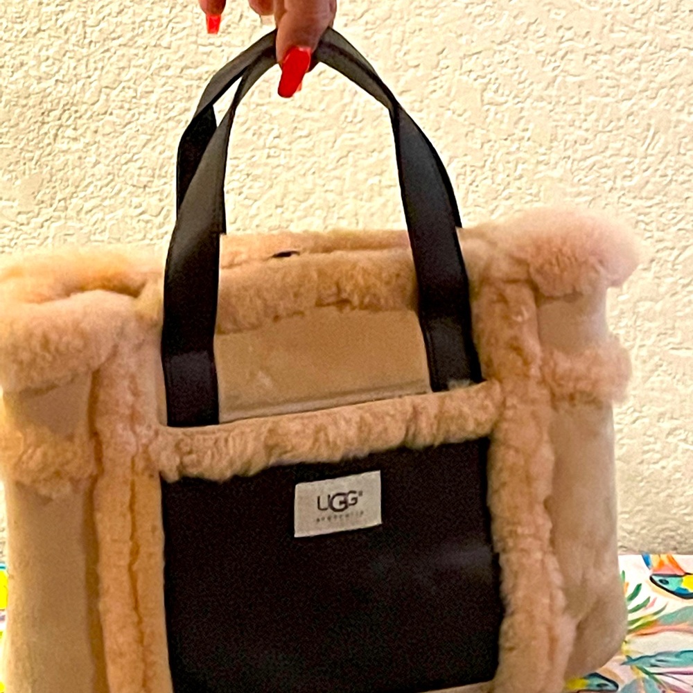 UGG Hand Bag - Picture 7 of 13